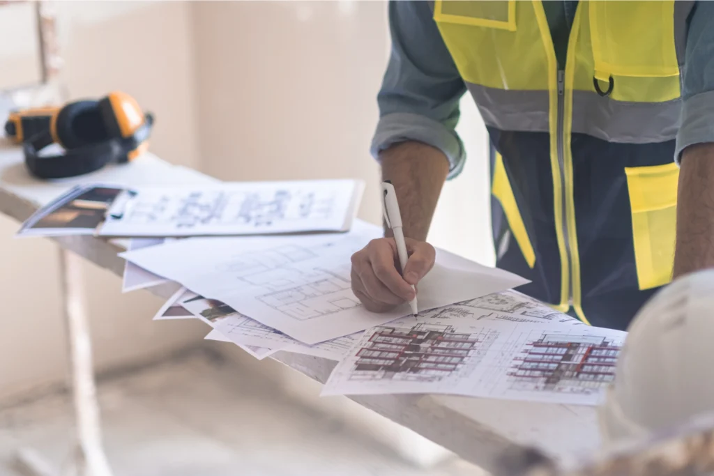 Revisión del proyecto técnico y planos para la fabricación y montaje de una estructura metálica